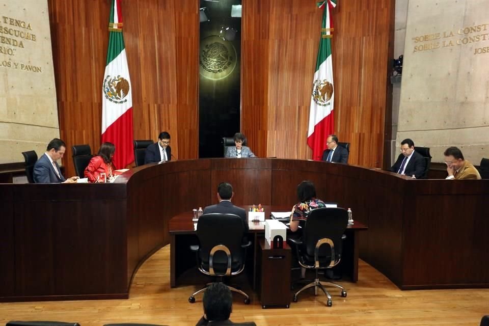 Al menos 2 mil 342 funcionarios del PJF ganarán en 2020 más que el Presidente AMLO, cuyo sueldo es de un millón 716 mil pesos anuales.