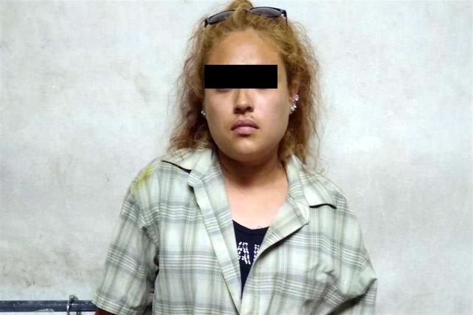 Los detenidos fueron identificados como Alberto, de 41 años, quien era el conductor de un auto Tsuru; César Antonio, de 31 y Leidy, de 26.