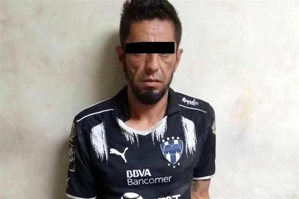 Los detenidos fueron identificados como Alberto, de 41 años, quien era el conductor de un auto Tsuru; César Antonio, de 31 y Leidy, de 26.