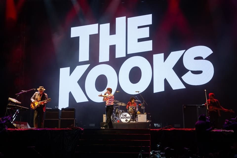 The Kooks canceló sus conciertos debido a que Luke Pritchard presentó una lesión en la columna.