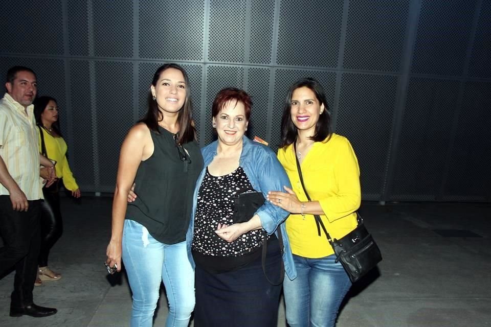 Gabriela Fraustro, Concepción Treviño y Karen Fraustro