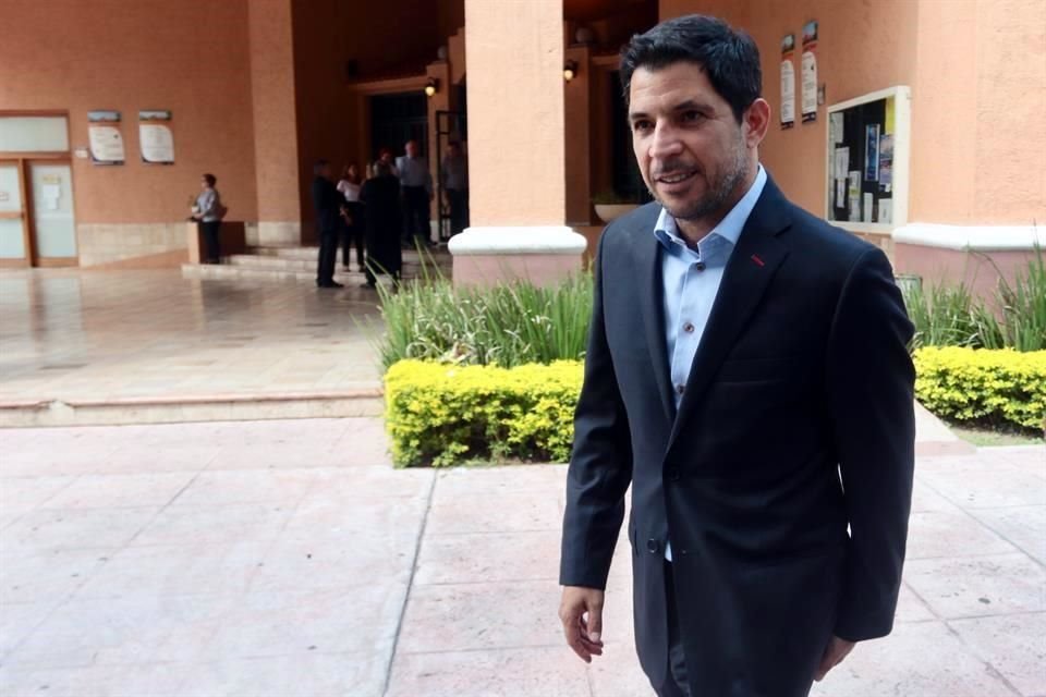 Jorge Lankenau Martínez, al salir de la misa de Mario Castillejos.