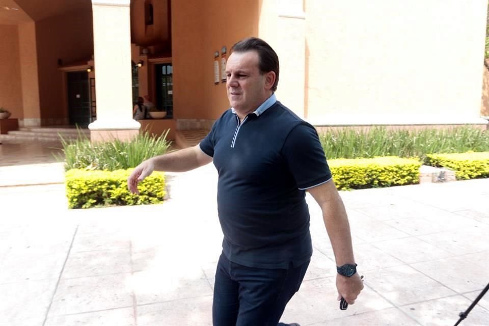 El ex futbolista y conductor de televisión, Sergio Verdirame.