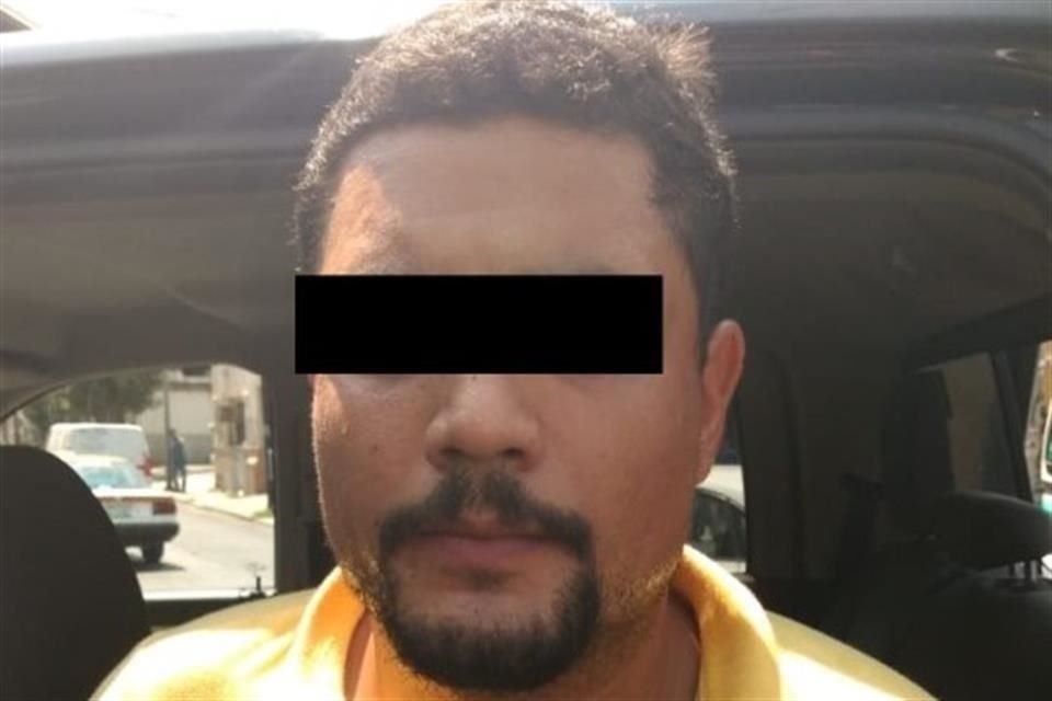 El detenido fue identificado como Jesús Martín A., de 30 años. (ROSTRO CUBIERTO POR LA AUTORIDAD)