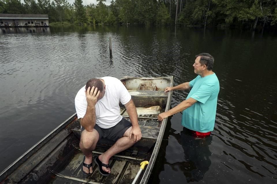 Las inundaciones en Texas han causado la muerte de al menos 4 personas.