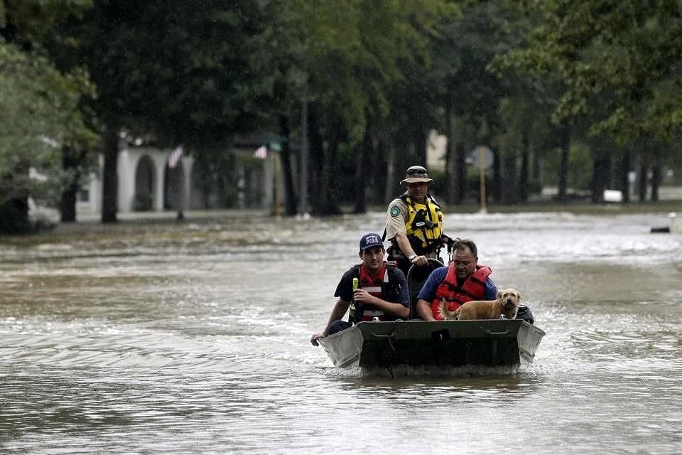 Suman ya cinco muertes en Texas por la tormenta tropical 'Imelda'.