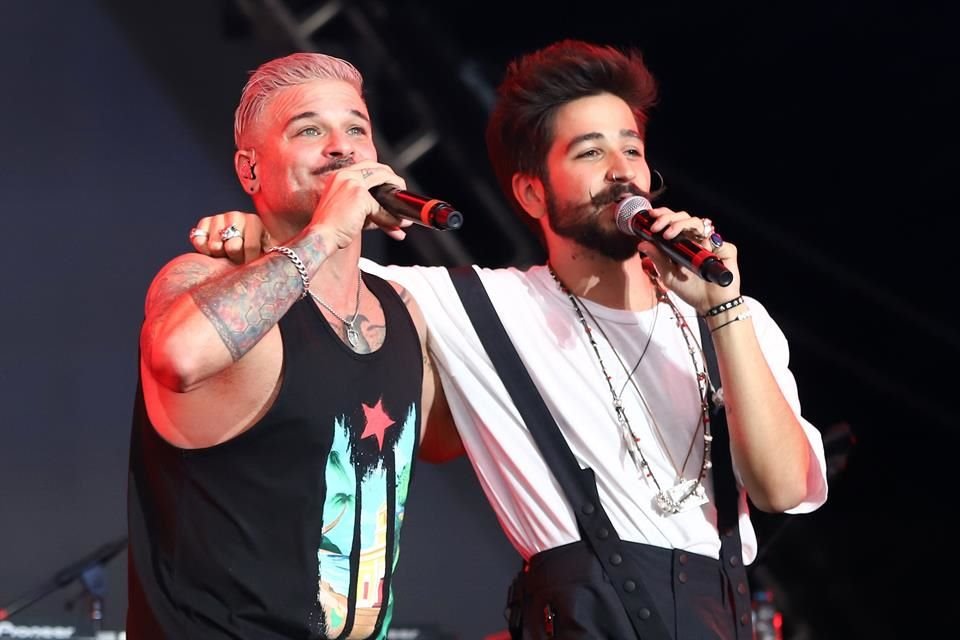 El boricua Pedro Capó y el colombiano Camilo hicieron mancuerna en el Concierto Exa 2019.