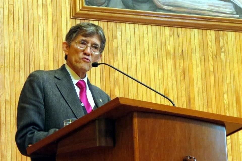 Antonio Lazcano Araujo fue removido como integrante de la Comisión Dictaminadora del Área II del Sistema Nacional de Investigadores (SNI) por su ausencia injustificada a las reuniones plenarias.