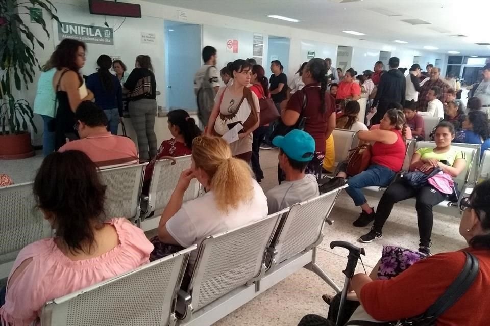 Para María de Jesús Flores, de 44 años, recibir atención en el IMSS ha sido tortuoso.