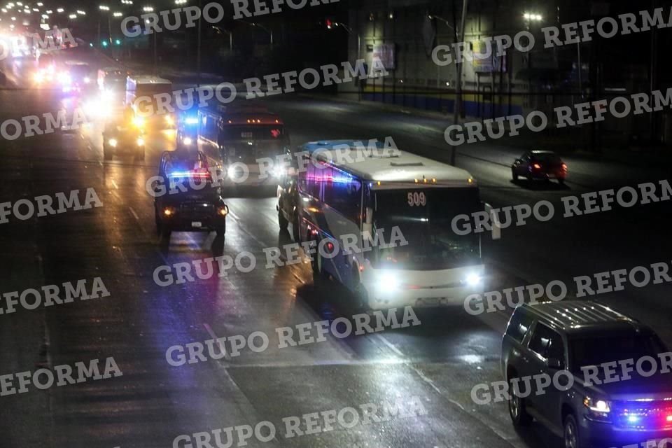 También acudieron al apoyo 20 elementos de la Policía Federal en cinco patrullas y un helicóptero.