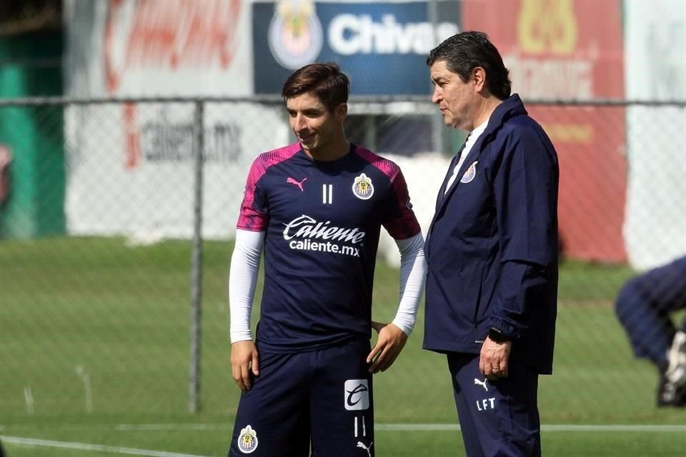 Luis Fernando Tena ya entrenó con Chivas.