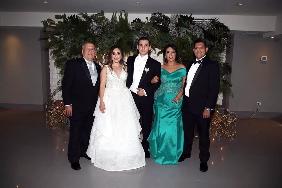 Sergio Molina Solís, Cecilia Molina Gómez, Luis Carlos Valdés Cázares, Lydia Gómez de Molina y Sergio Molina Gómez