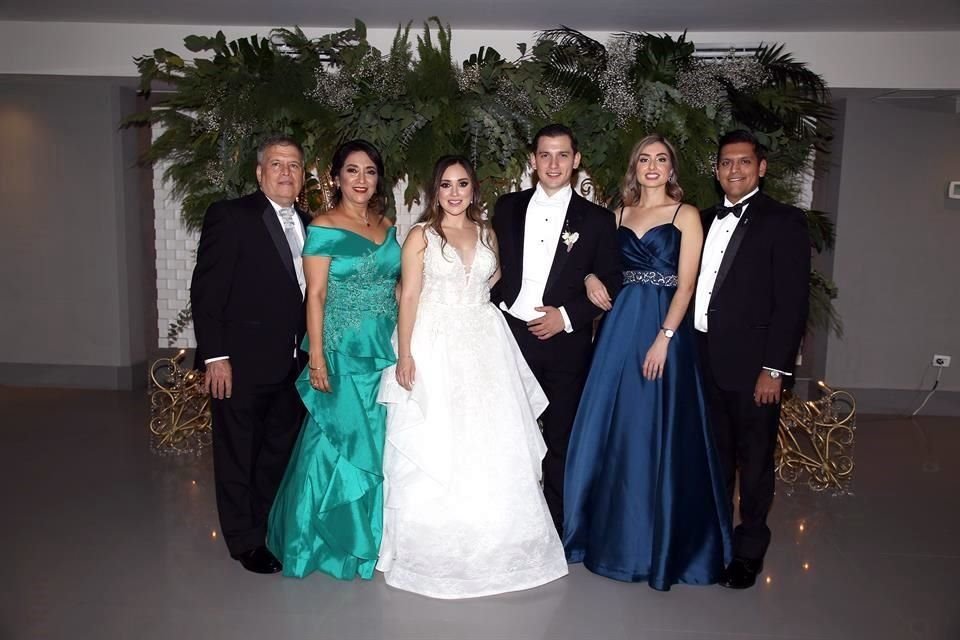 Sergio Molina Solís, Lydia Gómez de Molina, Cecilia Molina Gómez, Luis Carlos Valdés Cázares, Sofía Wohler y Sergio Molina Gómez