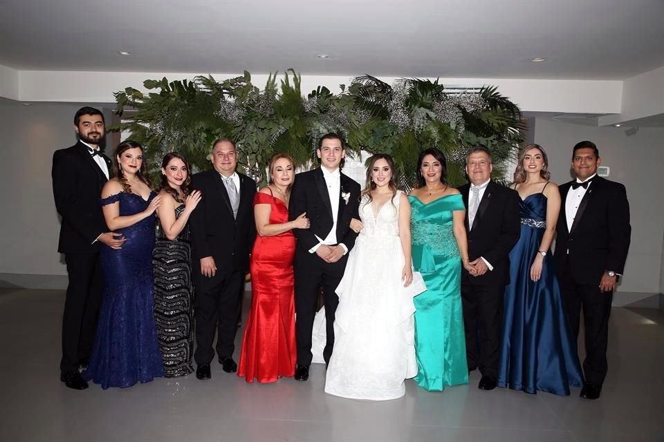 Miguel Garza, Cinthia Valdés Cázares, Jesica Valdés Cázares, Luis Carlos Valdés Rodríguez, María Guadalupe Cázares Zúñiga, Luis Carlos Valdés Cázares, Cecilia Molina Gómez, Lydia Gómez de Molina, Serg