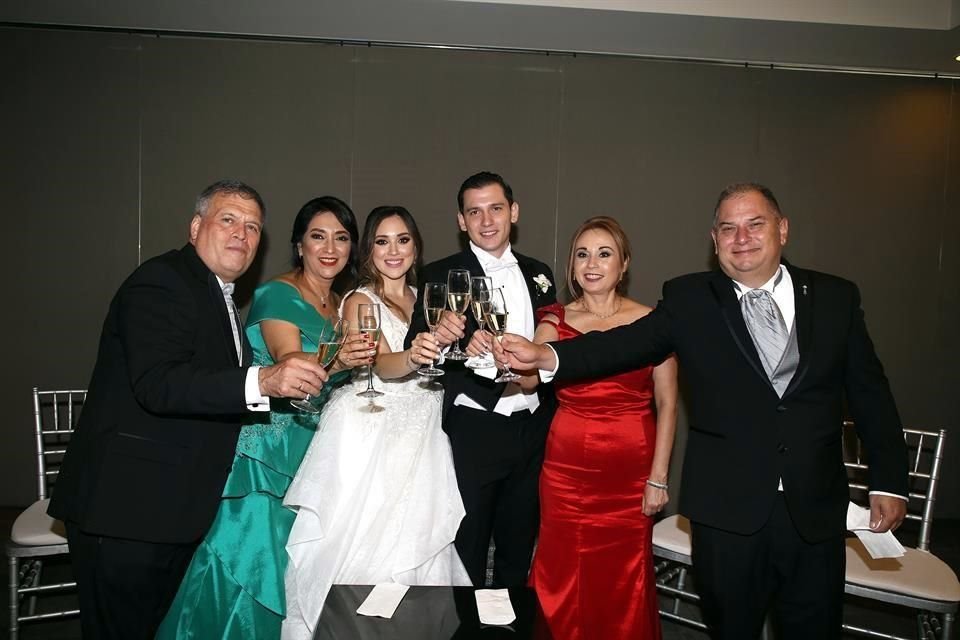 Sergio Molina Solís, Lydia Gómez de Molina, Cecilia Molina Gómez, Luis Carlos Valdés Cázares, María Guadalupe Cázares Zúñiga y Luis Carlos Valdés Rodríguez