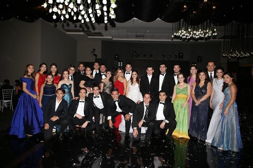 Cecilia Molina Gómez y Luis Carlos Valdés Cázares y familiares