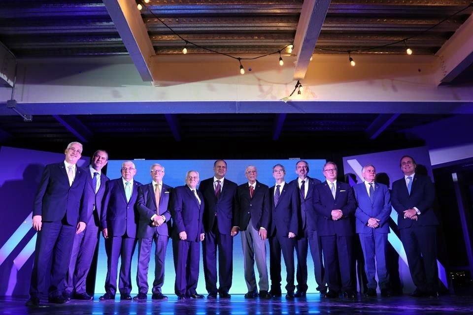 Los ex presidentes de la Coparmex estuvieron presentes en la conmemoración de los 90 años del organismo.