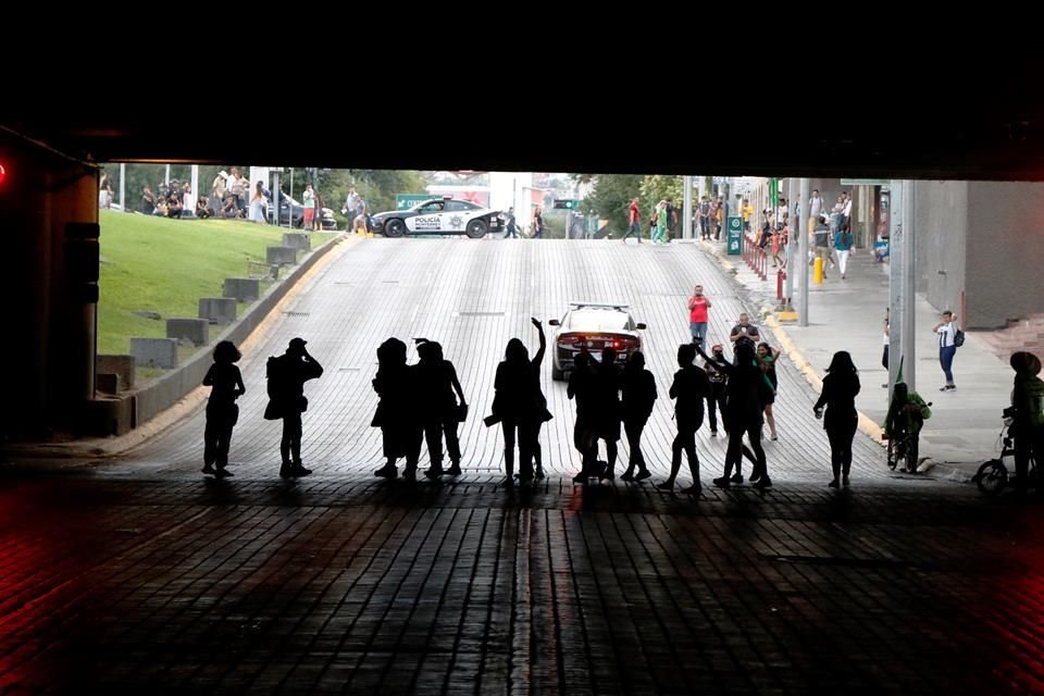 Al concluir anoche la marcha a favor de la legalización del aborto, Karina Eugenia García Gutiérrez, de 25 años, fue detenida por la Policía de Monterrey.