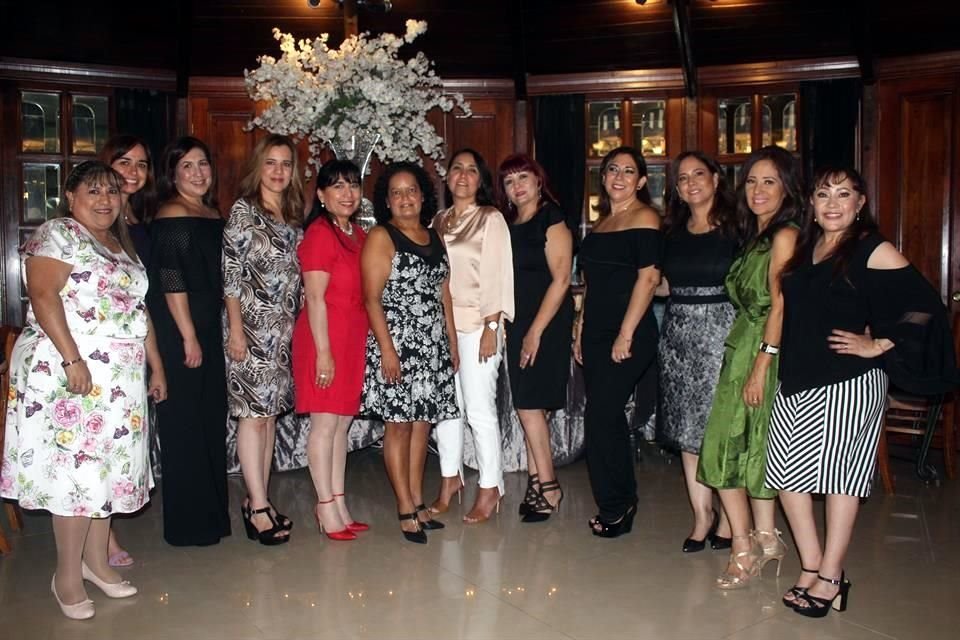 Lucy Vizcaya, Eugenia Salazar, Sandra Ramírez, Diana Martínez, Rocío Ramírez, Mirna Cervantes, Mónica Izaguirre, Blanca Salgado, Karina de Luna, Raquel Coronado y Rosario Ramírez