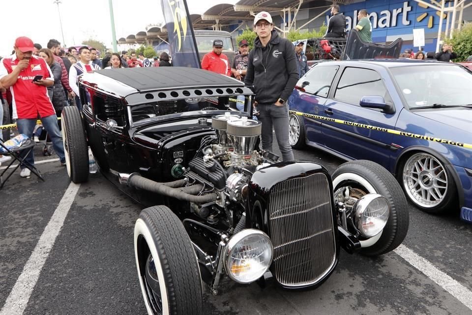 El primer Hot Wheels Legends en México reunió a centenas de familias y autos customizados en estacionamiento de Plaza Tepeyac.