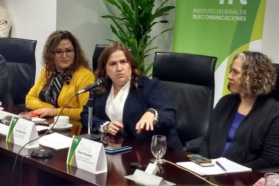 María Lizarraga explicó que no pueden recibir quejas de audiencias en primera instancia, sino hasta que éstas hayan acudido directo con los defensores de audiencias puestos por los concesionarios.