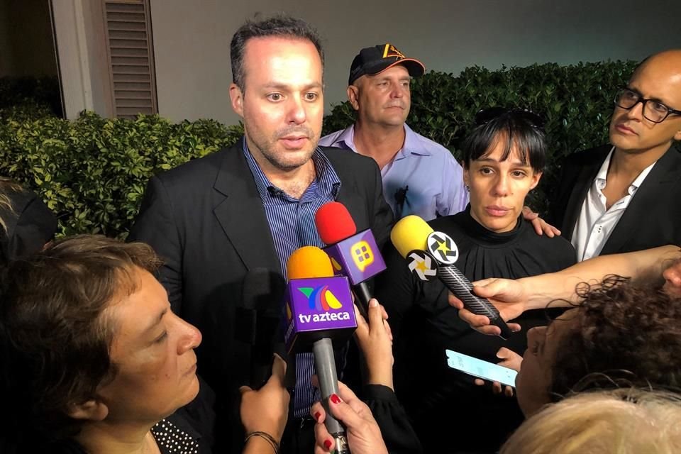 José Joel contó en conferencia de prensa que se reunirá en la noche de este martes con su media hermana Sara y más miembros de la familia de José José.