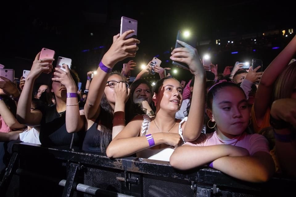 Más de 5 mil fanáticos se dieron cita en el Pepsi Center WTC de la Ciudad de México.