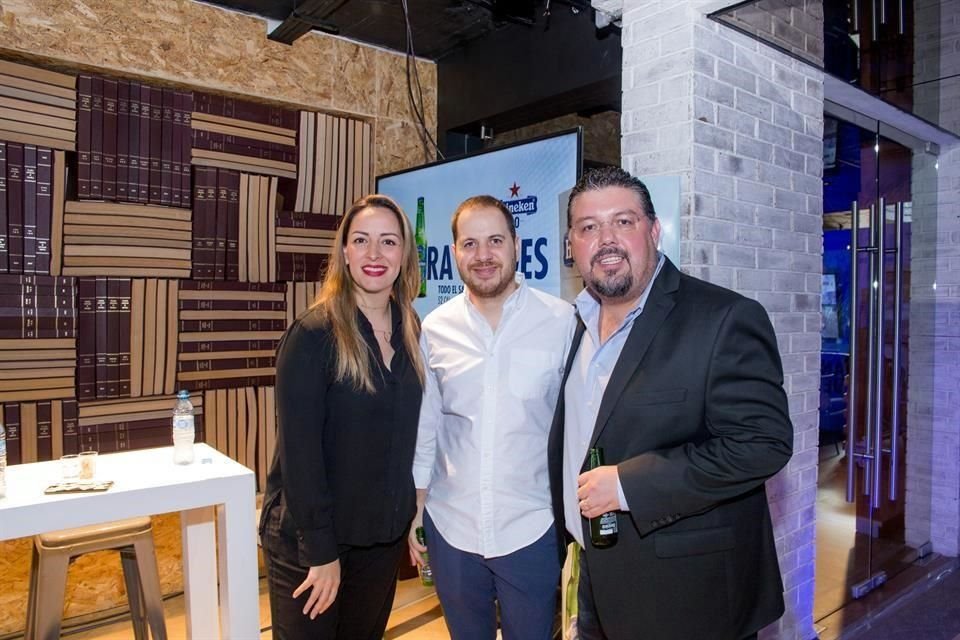 Sara Quiroga, Alejandro Irallema, Adrian Gonzalez