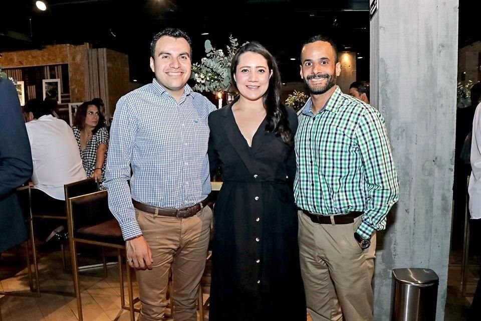 Alfonso Pecina, Déborah Guzmán y David Zambrano 