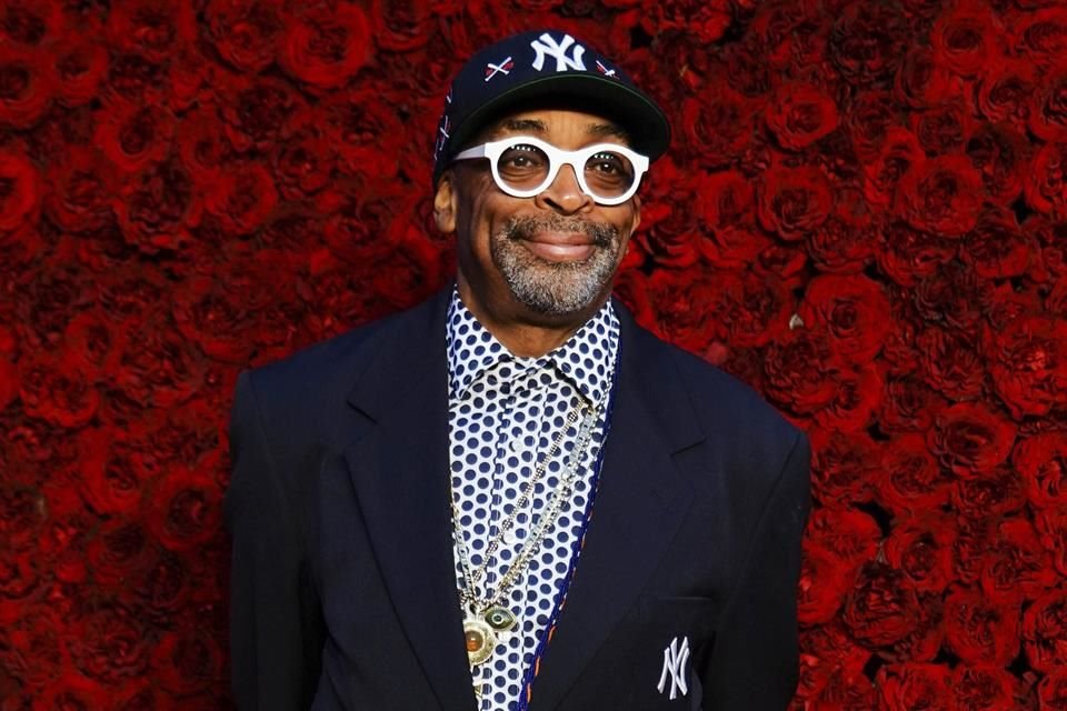 Después de la alfombra roja, Spike Lee acudió a la recepción que ofreció Perry.