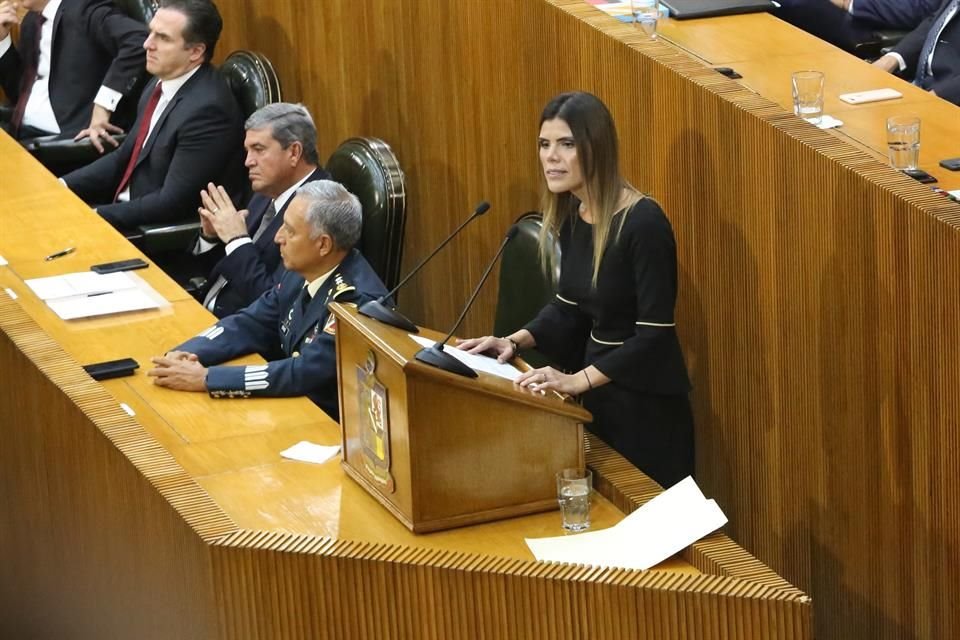 Claudia Caballero habló en representación de la bancada del PAN.