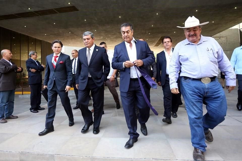 Rodríguez llegó al Congreso 15 minutos antes de la hora para el inicio de la sesión solemne para la presentación del Informe, e ingresó a la biblioteca del recinto para hacer un ajuste de tiempo.