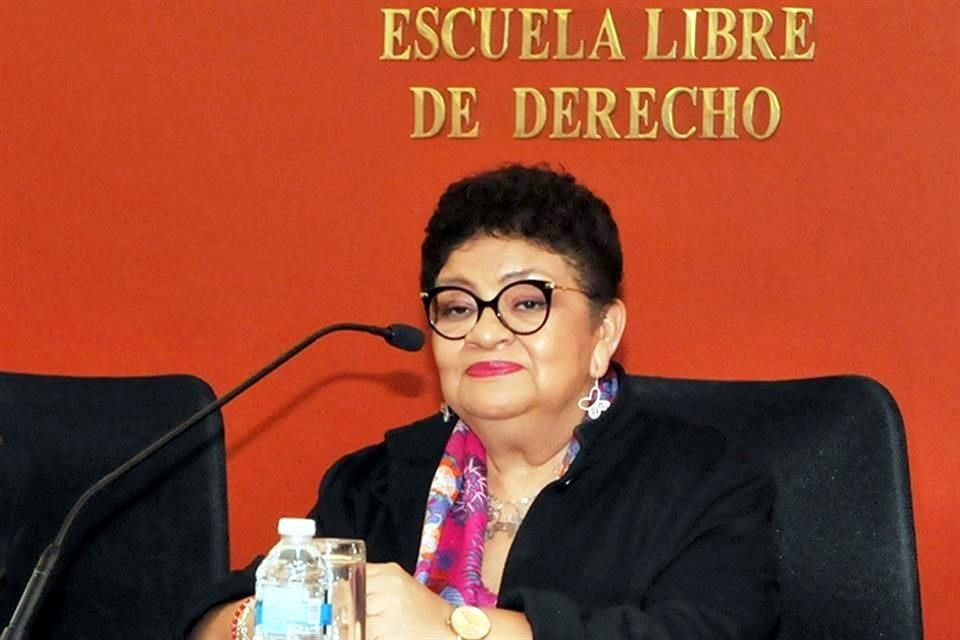 La reforma a la Constitución le permitirá a Ernestina Godoy, quien fue diputada hasta noviembre de 2018, aspirar al cargo de Fiscal.