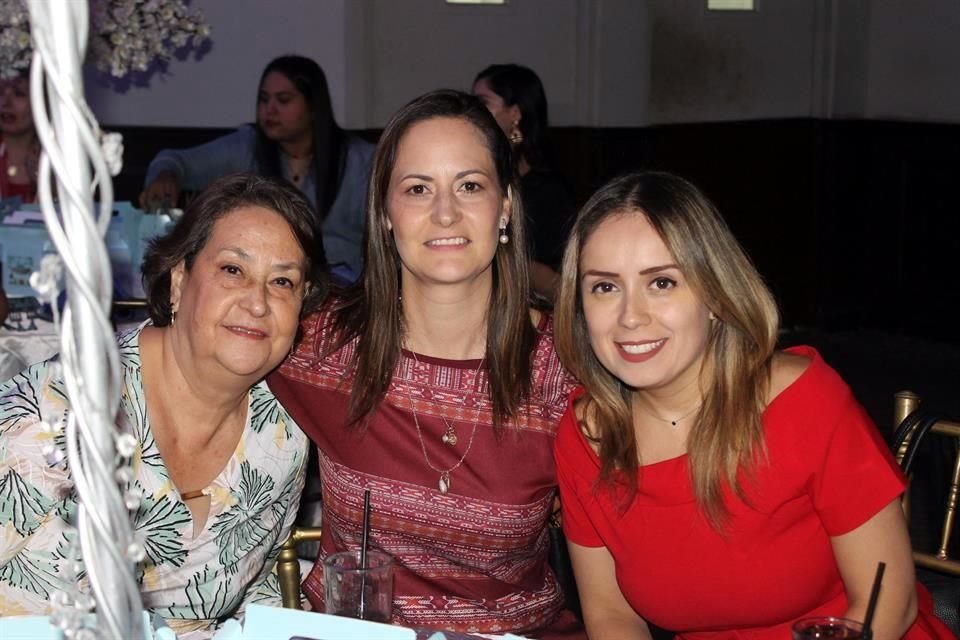 Martha Flores, Alejandra González y Monse Calderón