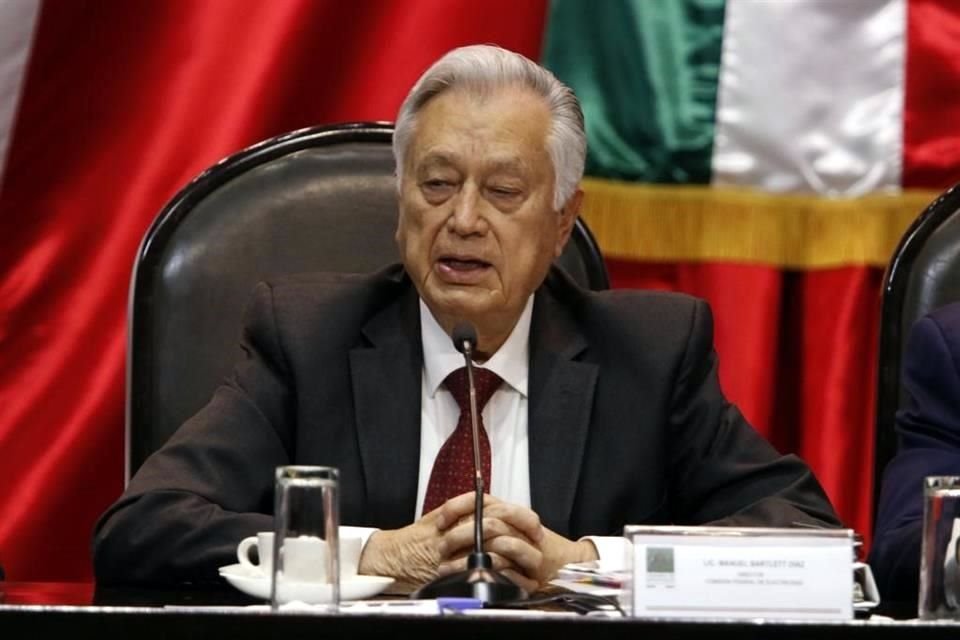 Manuel Bartlett, director general de CFE.