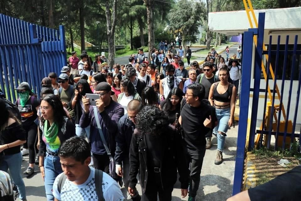 Ayer, en asamblea estudiantil se acordó parar labores este 11 de octubre.