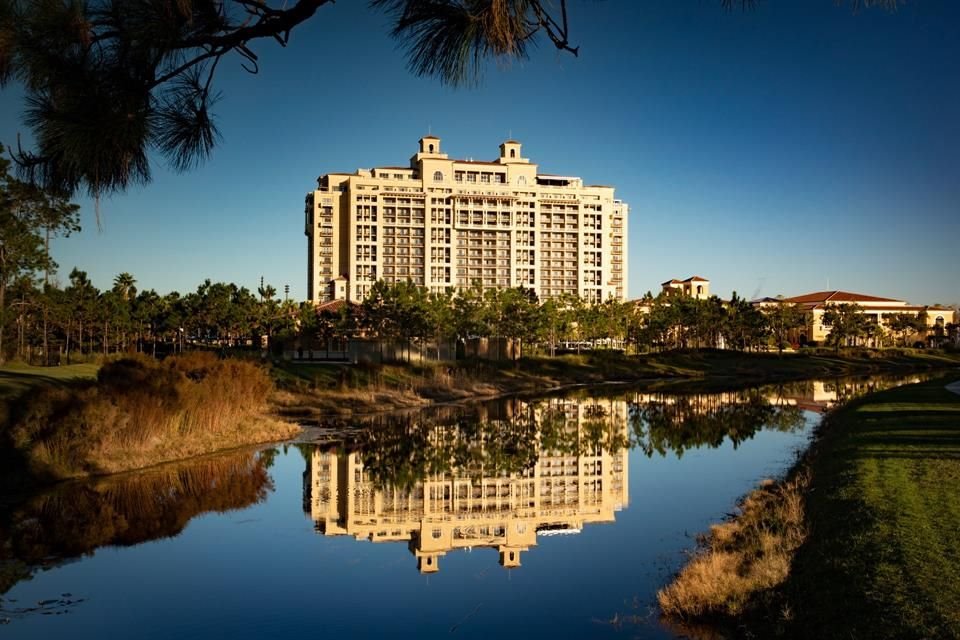 El Four Seasons Resort tiene habitaciones de lujo, vista a los fuegos artificiales de Walt Disney World y mucho más.