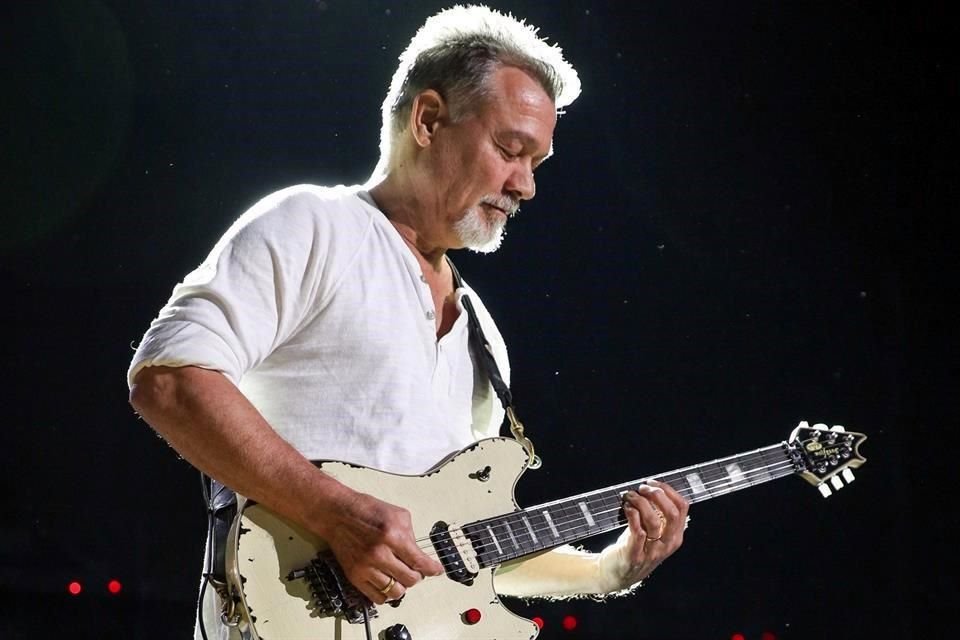 Eddie Van Halen tuvo cáncer de lengua, ahora enfrenta un nuevo padecimiento.