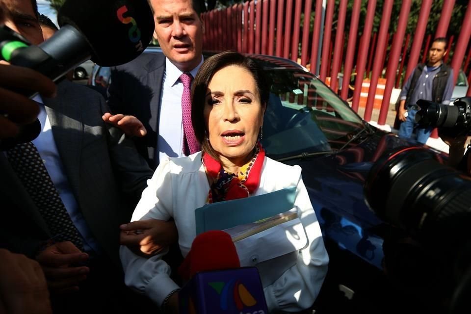 La ex Secretaria Rosario Robles enfrenta un proceso por el ejercicio indebido del servicio público.