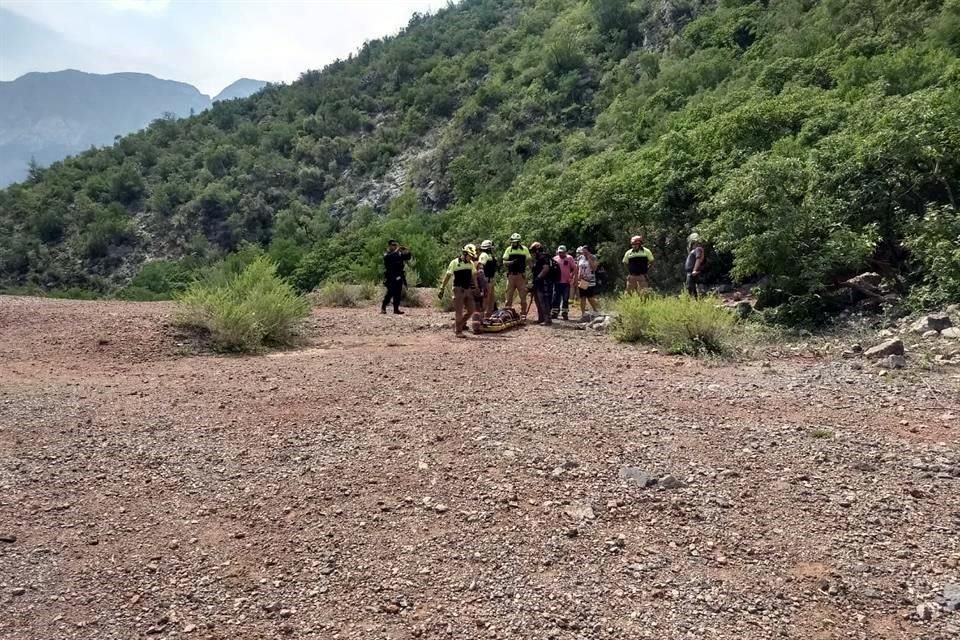 El accidente se registró a las 13:00 horas cerca del camino a las pedreras, unos 150 metros adelante del centro recreativo Los Faisanes, en el área de las Grutas de García.