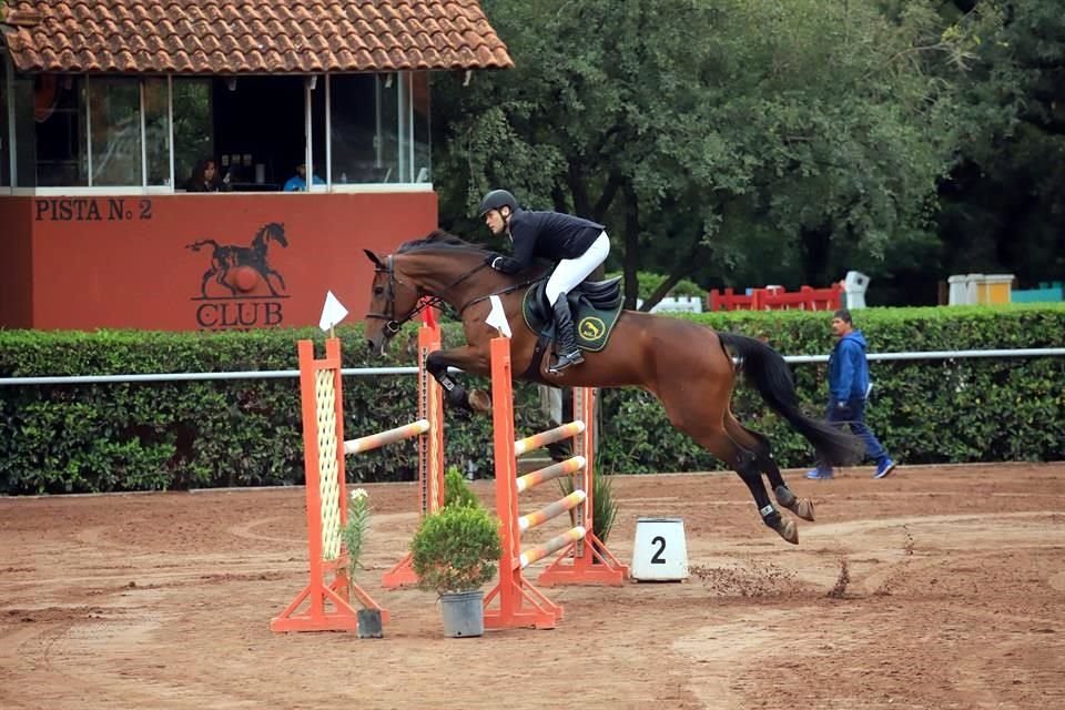 Gastón Zambrano montando a 'Rumba Elite LS'