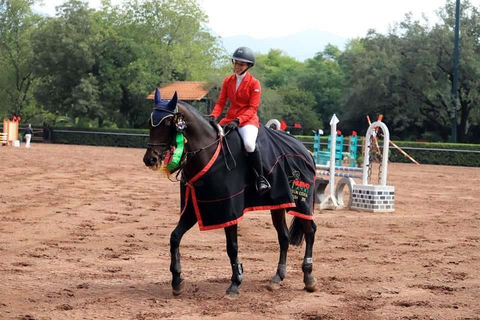 INTERMEDIA Campeona Raquel Garza