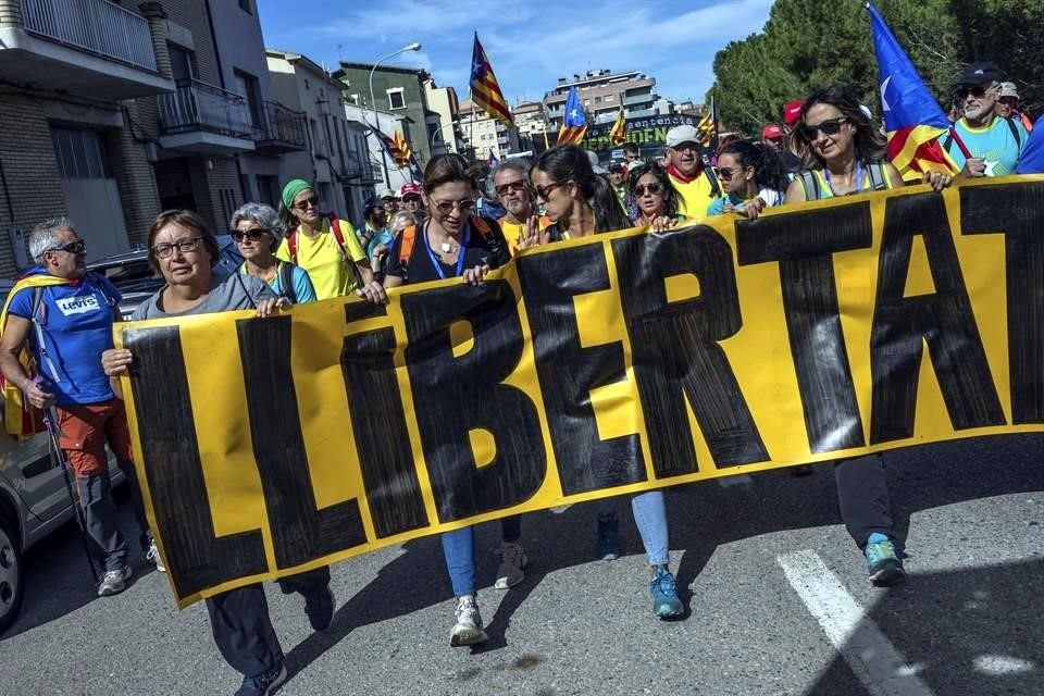 Manifestantes en Navas reclamaron por la libertad de los líderes independentistas.