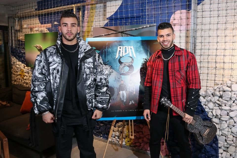 Los hermanos promueven el disco 'ADN'.