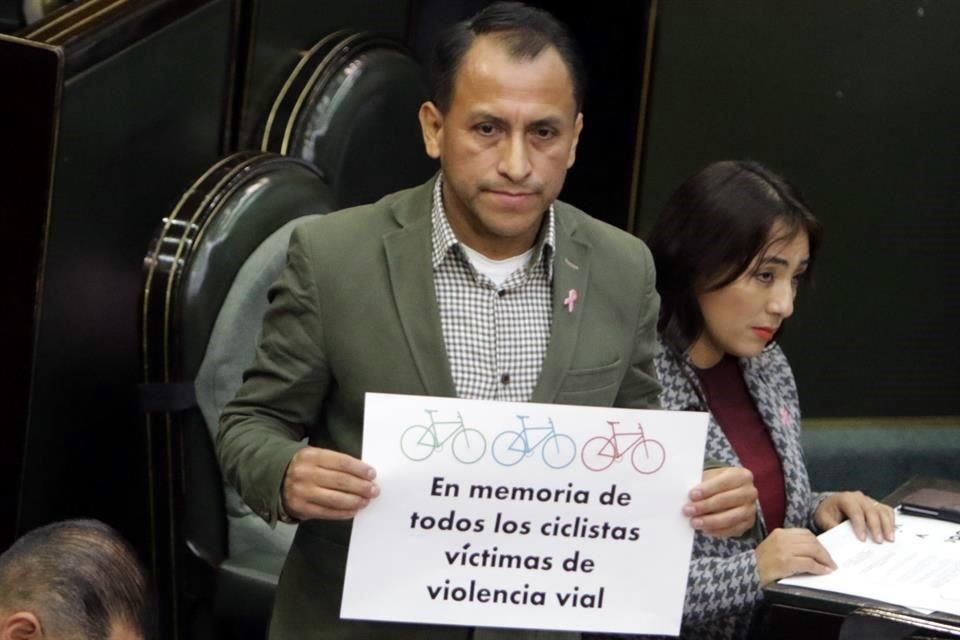 Luis Armando Torres, Diputado local de Morena.