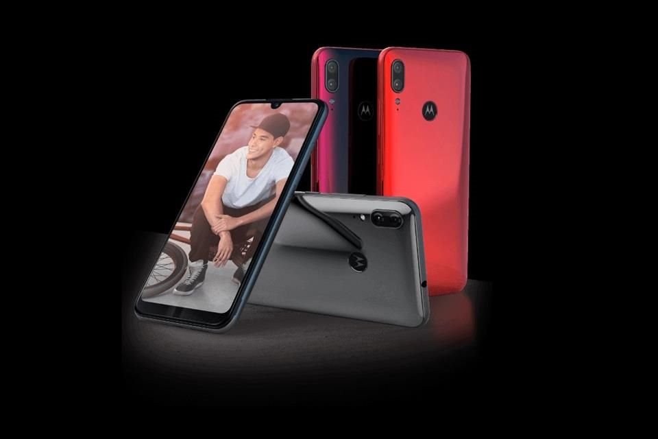 El Moto e6 Plus con 4 GB de RAM y 64 GB de almacenamiento estará disponible en los próximos días por 4 mil 400 pesos.
