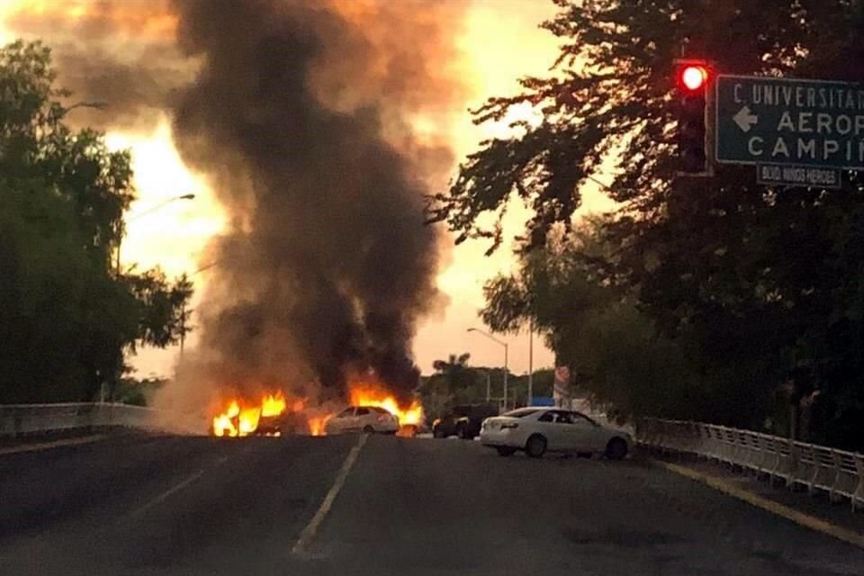 Walmart de México dio a conocer que durante la tarde y noche de ayer cientos de personas permanecieron dentro de sus tiendas. 