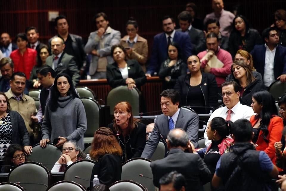 Diputados aprobaron por 290 votos a favor, 123 en contra y ninguna abstención, el dictamen de la Miscelánea Fiscal, que pasa al Senado.