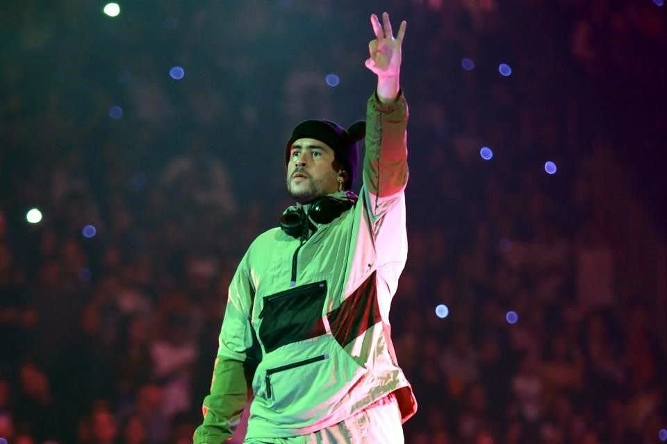 Bad Bunny se presentó ante más de 25 mil personas en la Arena Ciudad de México.