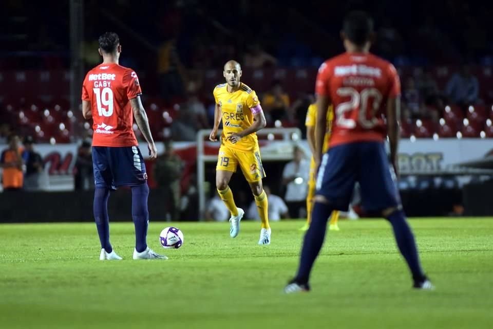 Tigres metió dos goles mientras los jugadores de Veracruz no se movían.